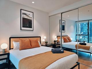 2 Bedroom and Balcony City Centre Convenience - 4