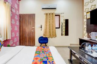 FabHotel Chandra Dreams - 2
