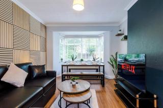 2BR House By Eason Stays Short Lets Wythenshawe - 9
