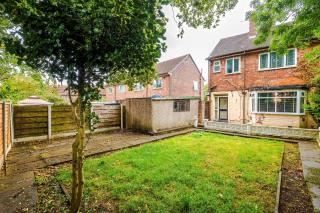 2BR House By Eason Stays Short Lets Wythenshawe - 3