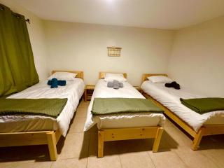 Taybeh Guest House البيت الشادي - 6