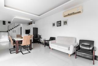 White Villa by Villacarte - 9