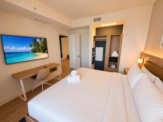 Gorgeous 1 Bedroom with balcony and amazing views - 2