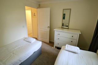 Bracknell 2 Bed Apartment with Parking - 4