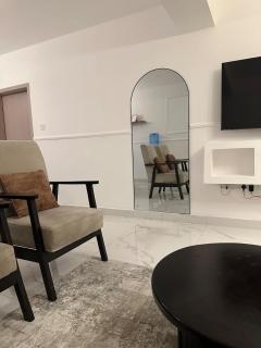 Modern 3BR with 4 Beds Kilimani Near Malls & CBD - 8