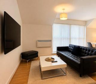 2 Bedroom Webster Park Apartment with Free Parking - 9