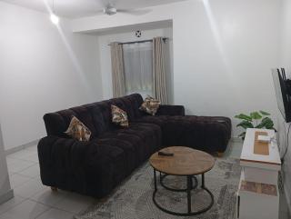 Aura luxe stays stylish 1 bedroom in town - 0