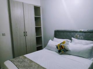 Aura luxe stays stylish 1 bedroom in town - 9