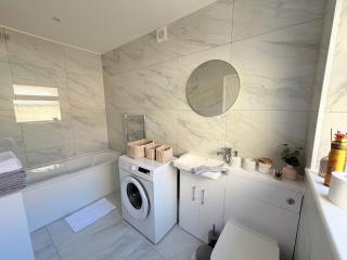 The Cosy Nest Modern - 3BR House - Sleeps 7 - Near City Centre - STARLINK Wi-fi - Liverpool - 7