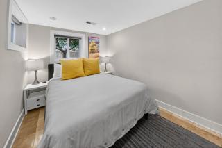 Crestwood Manor - An urban oasis with free parking - 5