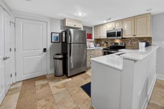 Crestwood Manor - An urban oasis with free parking - 9