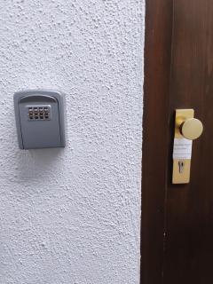 Phils Cozy apartment self check in near Airport free parking airportbus station - 9