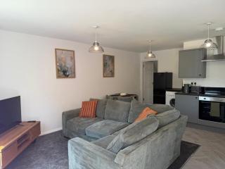 Gatwick 2 Bed Apartments Free Parking - 3