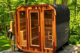 Scandinavian Chalet Games Hot TubSauna - 9