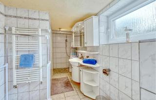 Amazing Apartment In Waren Müritz - 2