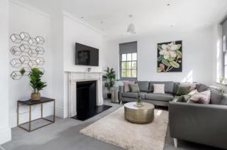 Luxury 3BR Home In Woburn | Free Parking - 5