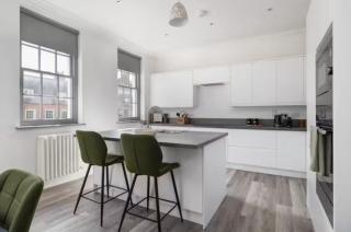 Luxury 3BR Home In Woburn | Free Parking - 3