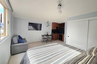 King Bed + Parking | Barrio Italia - 9