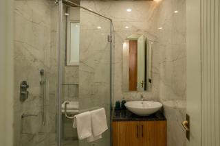 Aurum Ville 4 BHK Boho Luxe Retreat w Jacuzzi - 8