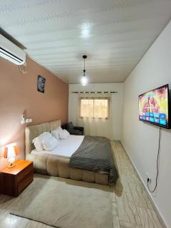 Western Suites - 8