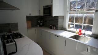 City Centre Studio Apartment - 4