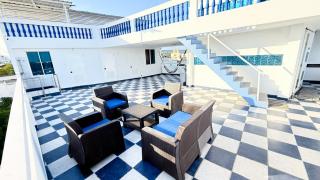 Galapagos Family Vacation 3 bedrooms 7 guests Centrally located and ocean view - 7