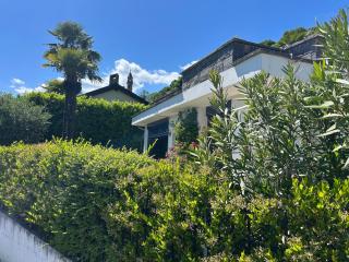 Single family house with lake view in Carona - 8