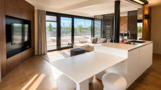 Antwerp Design Stay with Panoramic River Views - 2