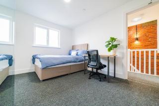 Newly Refurbished 7BR Cardiff Home Sleeps 14 - 6