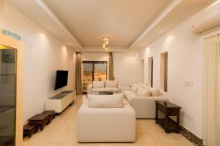 Pearl 2BDRM Apt in Des Rois, AUC, New Cairo - 0