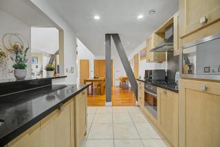 Modern 2BR Cardiff Gem - Walk Everywhere! - 5