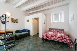 GuestHost - Lovely & Central Studio with Terrace - 8