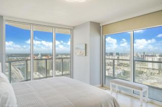 Big 33rd Floor Oceanview STR03353 - 2