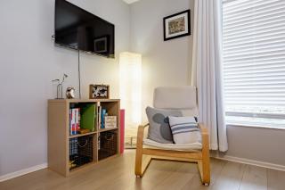 Disney, Universal, Epic Hub- Studio Suite - 7