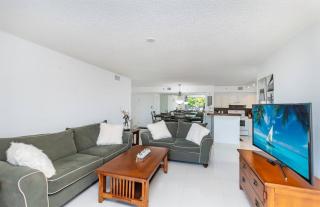 Modern Apt in Aventura - Free Parking No Fees - 3