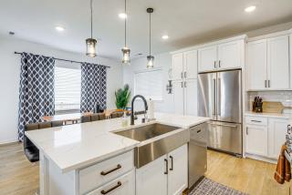 Fenced Yard & Grill! Family Haven in Port Orchard - 4