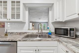 Queen Dreams and Coffee Beans - 4 Beds Sleeps 10 - 5