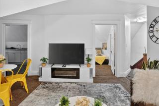 Renovated Dog Friendly 4 bedrooms Sleeps 9 - 9
