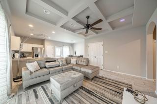 Brand New Lackland Luxe Haven - 4