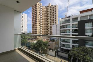 Deluxe 3BR Duplex with Balcony in Miraflores - 6