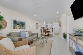 Castle Beach 404 - 6