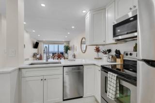 Castle Beach 404 - 1
