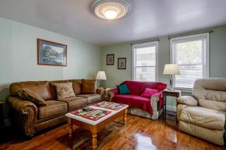 Riverside Franklin Townhome: 2 Private Balconies! - 8