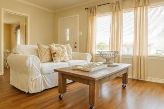 Cozy Cottage Centrally Located WorkerFriendly - 0