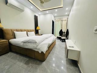 Premium 2BR Apartment UG 07 DHA Air Avenue Opposite Park - 6