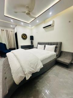 Premium 2BR Apartment UG 07 DHA Air Avenue Opposite Park - 7