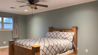 The Spacious Avocado 4 Bed, 2 Bath - 7