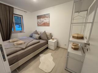 Donau Living Chic Apartment with River Flair - 0