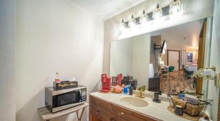 Glam Jam! - Newly Remodeled Stay in Style! Pets Stay Free - 1