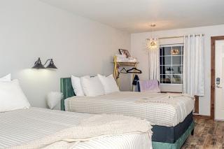 Glam Jam! - Newly Remodeled Stay in Style! Pets Stay Free - 3